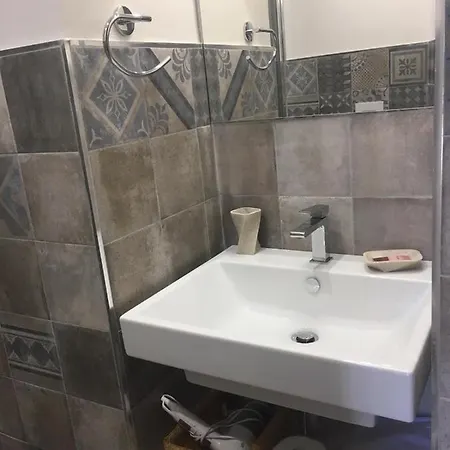Vakantiehuis La Grotta Di Nonna Minicchia N 49 *