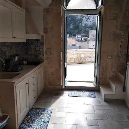 La Grotta Di Nonna Minicchia N 49 Vakantiehuis *